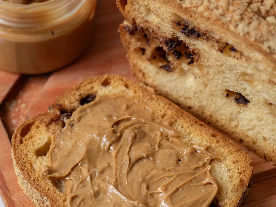 Fatia de Pãonettone Bambini com creme Speculoos passado por cima